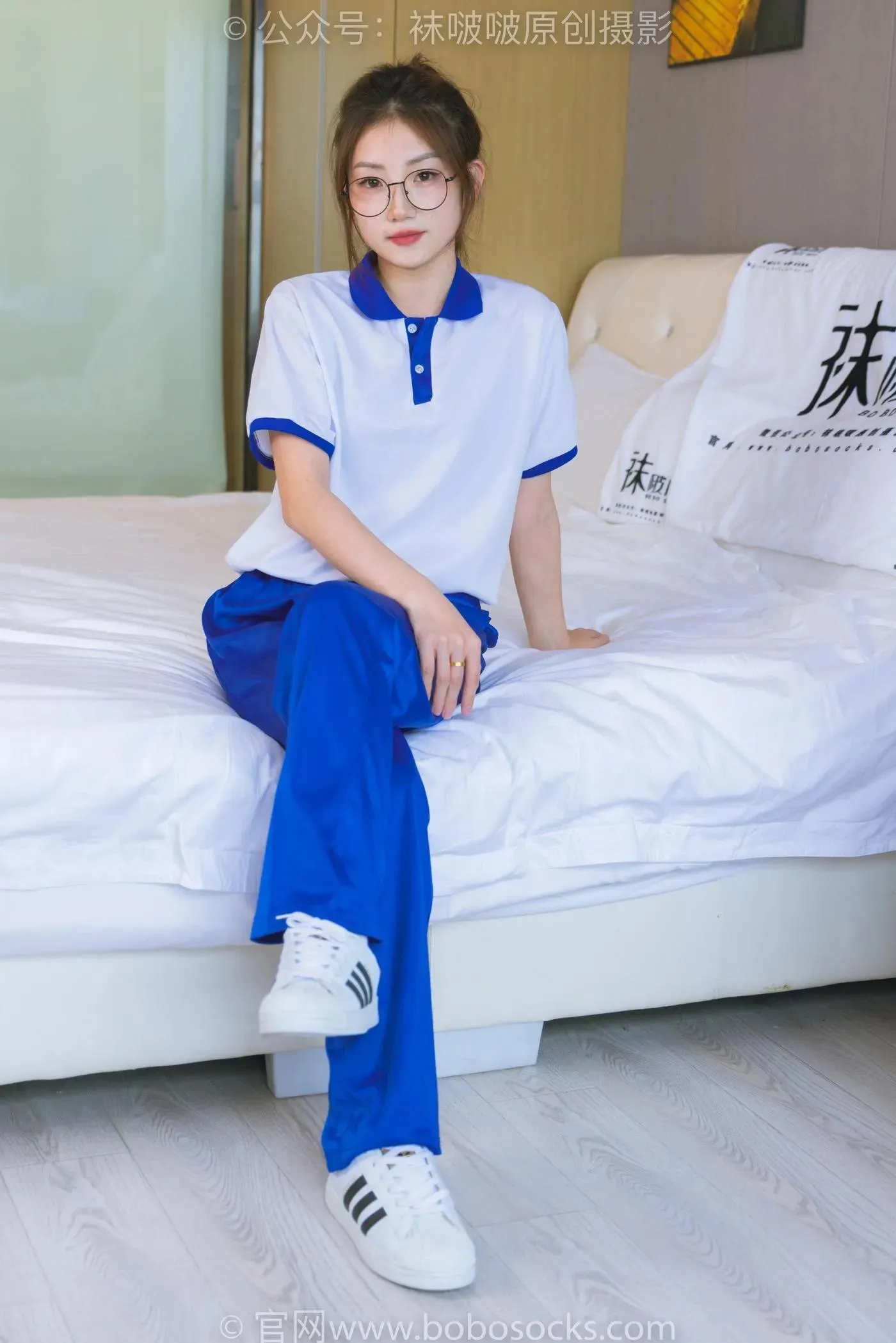 [BoBoSocks袜啵啵]NO.193 小沫-贝壳头板鞋、白棉袜、肉丝、校服裤里丝 [140P]插图2